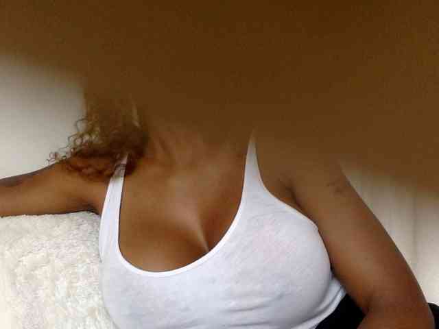 juicylala bongacams live cam model