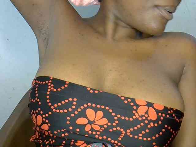 Beachxgirl bongacams live cam model