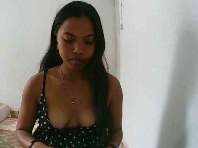 chleo001 bongacams live cam model