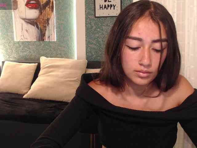 Miidnightt-Dessire bongacams live cam model
