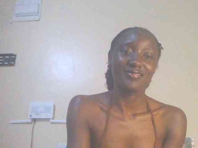 Sexylucia5 bongacams live cam model
