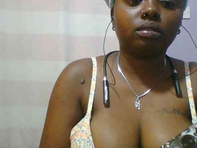 Natty-nasty bongacams live cam model
