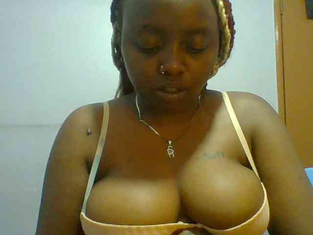 Natty-nasty bongacams live cam model