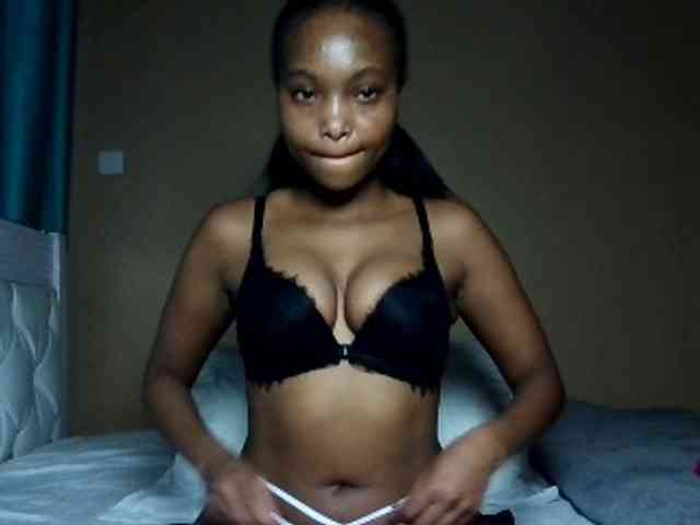 Hot-sexy-angel bongacams live cam model