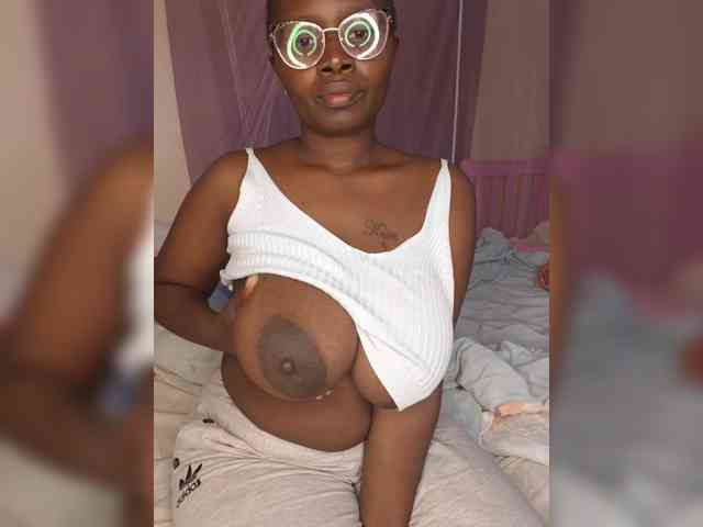 Irresistiblepookie bongacams live cam model