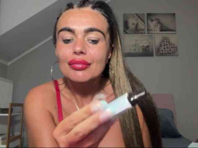 LUSTjenny bongacams live cam model