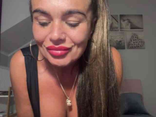 LUSTjenny bongacams live cam model
