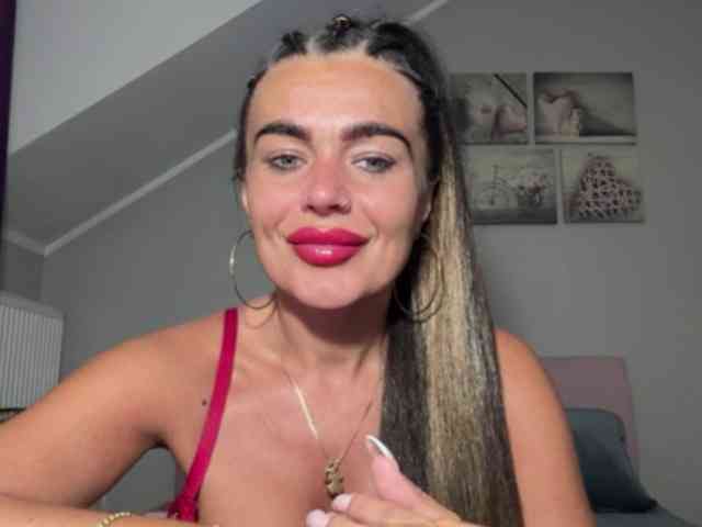 LUSTjenny bongacams live cam model