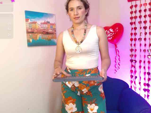 adairamars bongacams live cam model
