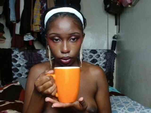 Boughie-birdy bongacams live cam model