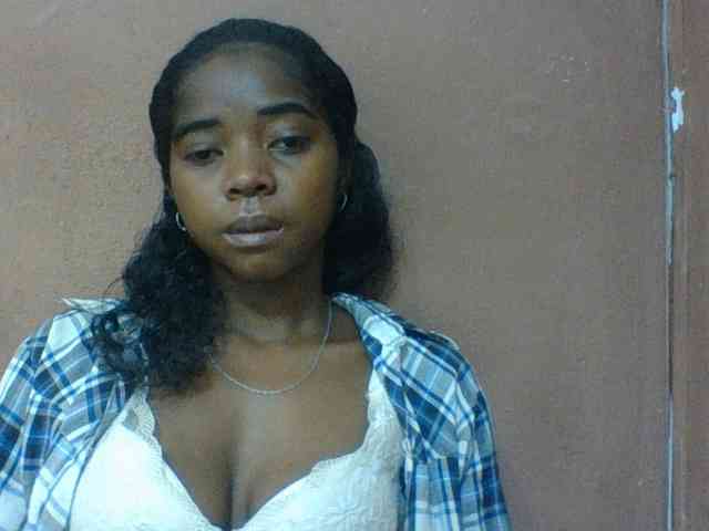 Luciah1 bongacams live cam model