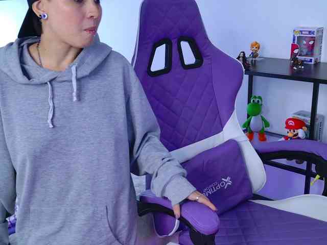 Jinxxx16 bongacams live cam model