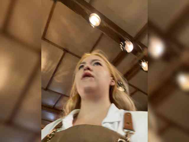 MiaDiva bongacams live cam model