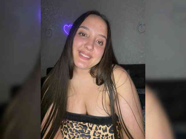 Alisaay bongacams live cam model