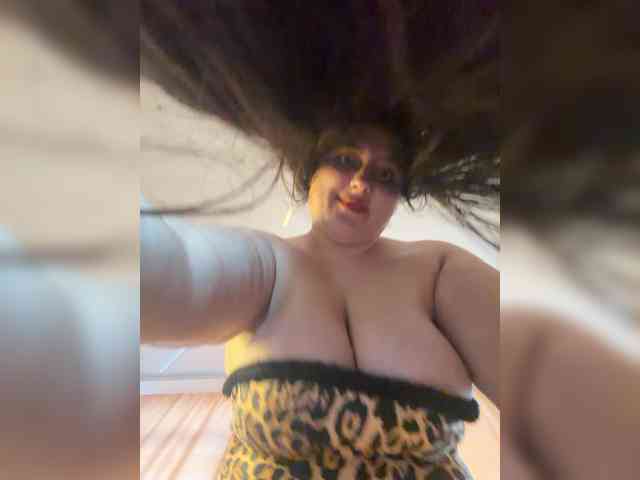 Alisaay bongacams live cam model