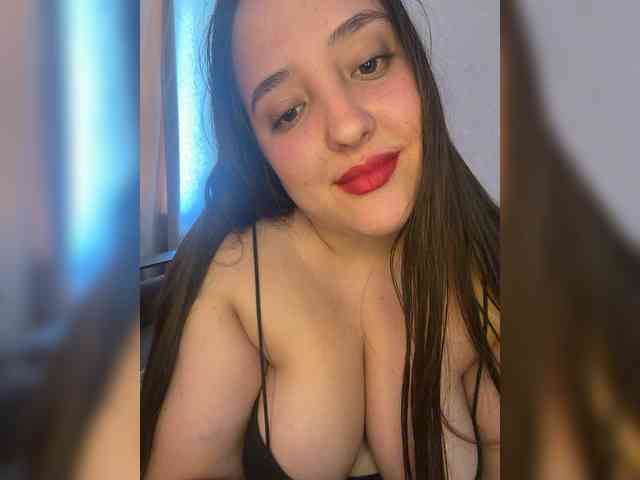 Alisaay bongacams live cam model