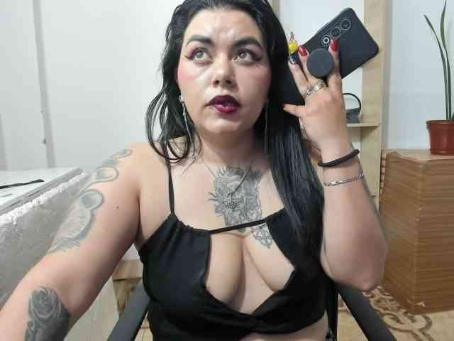 karlagreen bongacams live cam model