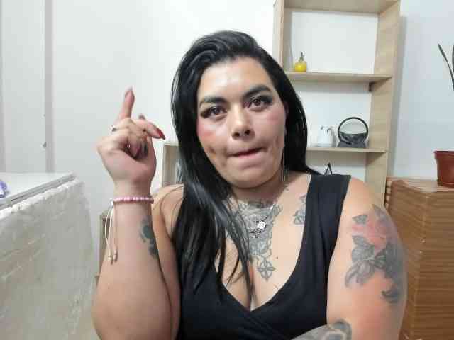 karlagreen bongacams live cam model