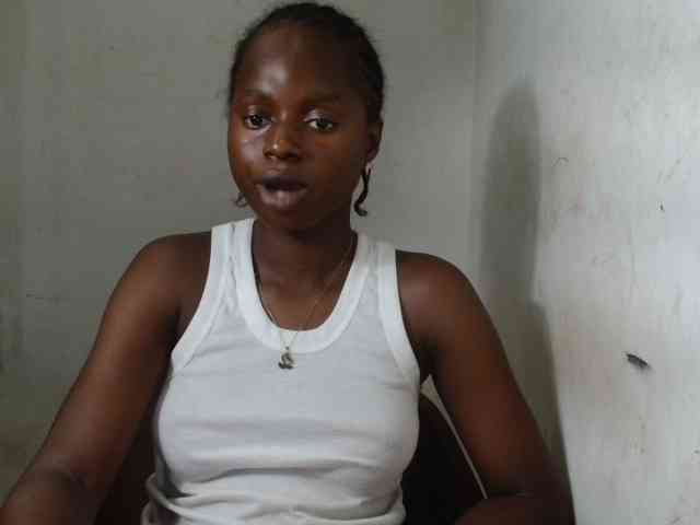 Sluttykittyx bongacams live cam model