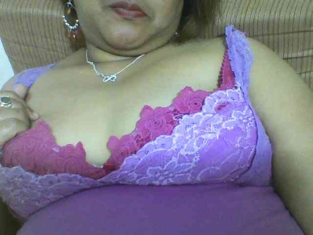 Annabellah bongacams live cam model