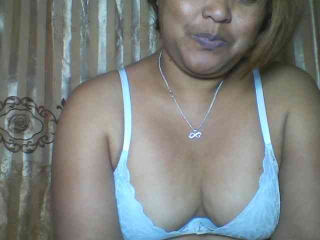 Annabellah bongacams live cam model