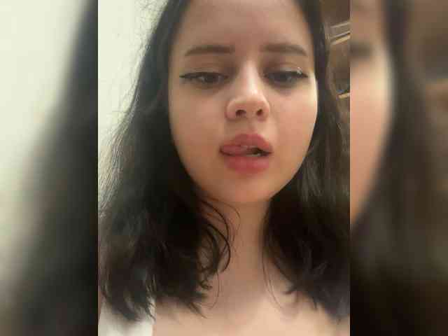 Lollypinkk bongacams live cam model