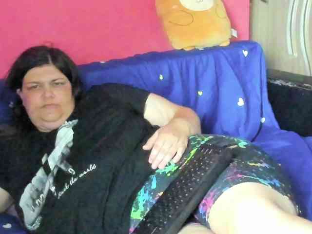 Ionysexylipspussy bongacams live cam model