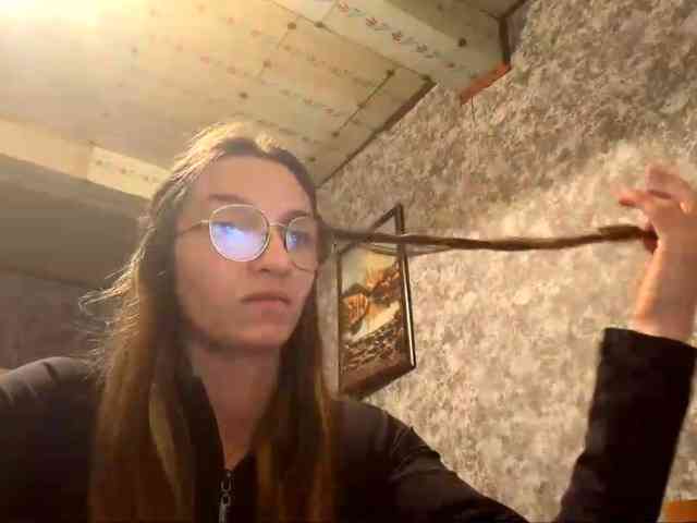 Evacrazys bongacams live cam model