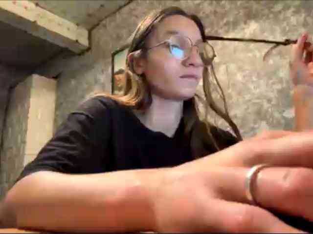 Evacrazys bongacams live cam model