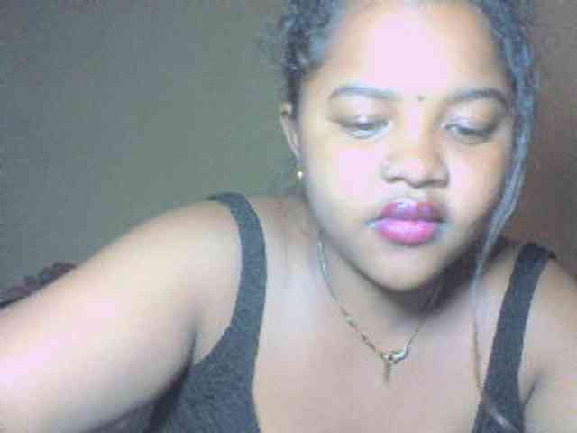 Djenni1 bongacams live cam model