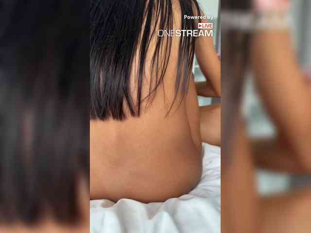 HoneyedCouple8 bongacams live cam model