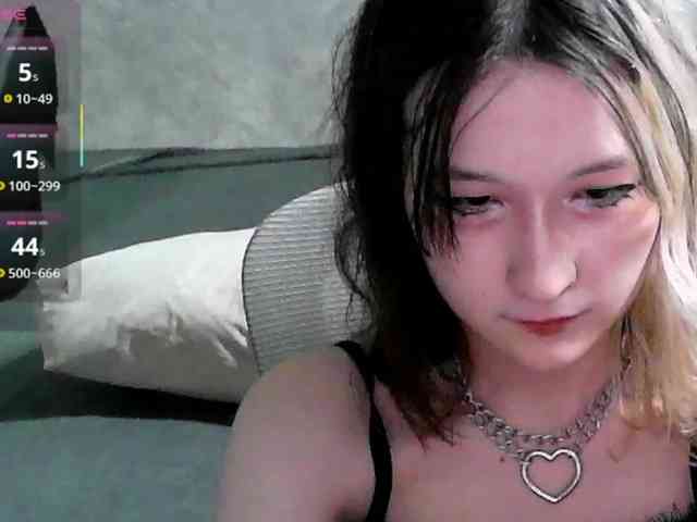 Lilfain-baby bongacams live cam model