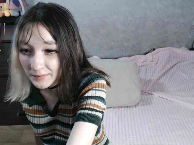 Lilfain-baby bongacams live cam model