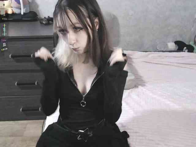 Lilfain-baby bongacams live cam model