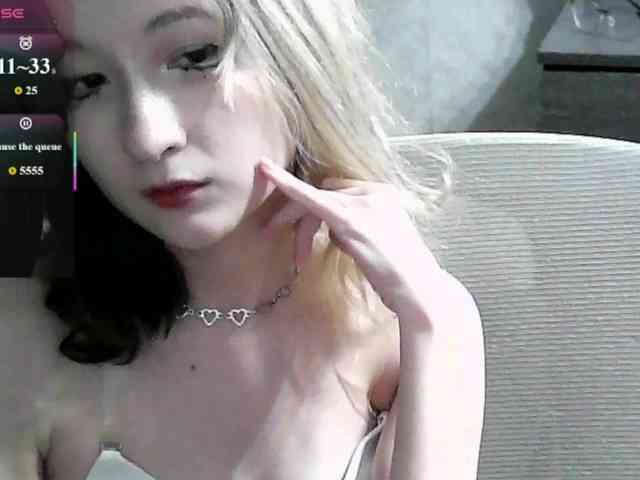 Lilfain-baby bongacams live cam model