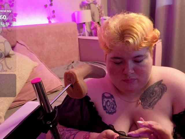 Sew-Sunny bongacams live cam model