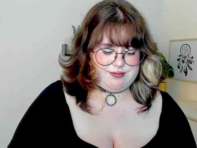 OpheliaLush bongacams live cam model