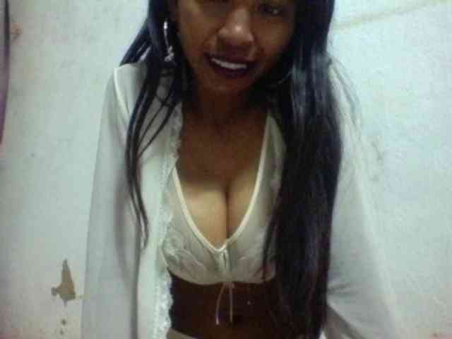 candy1a bongacams live cam model