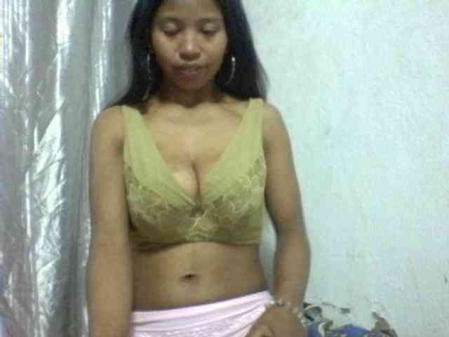 candy1a bongacams live cam model