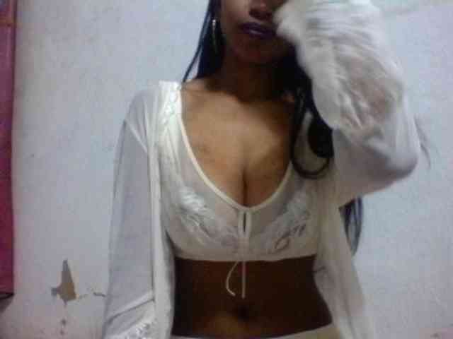 candy1a bongacams live cam model
