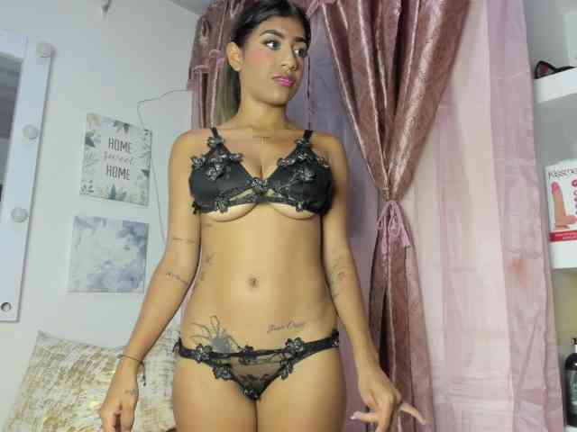 roosalysmitth bongacams live cam model