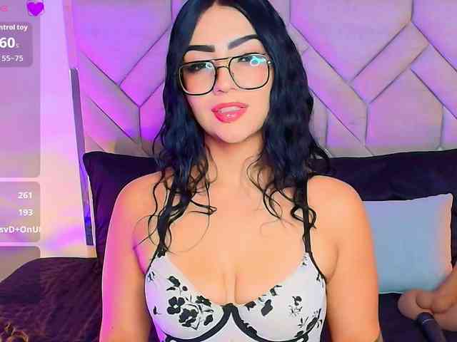 Megganswift bongacams live cam model