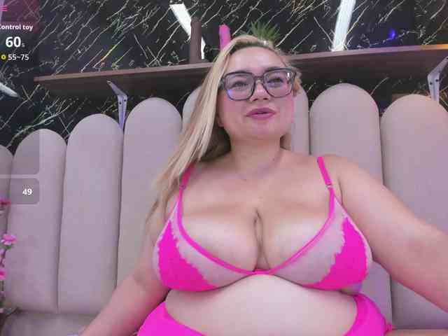 Amber-miller1 bongacams live cam model