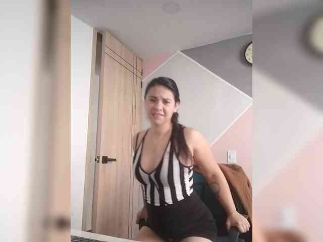 Paolitha25 bongacams live cam model