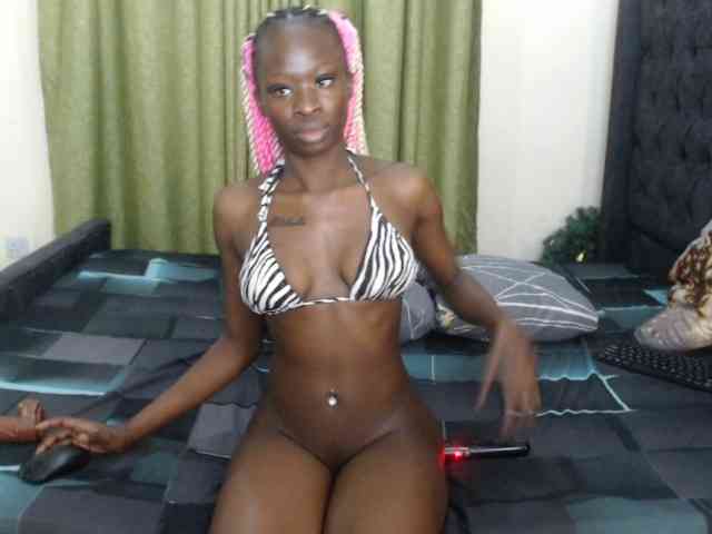 Kiara-Mia bongacams live cam model
