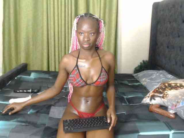 Kiara-Mia bongacams live cam model