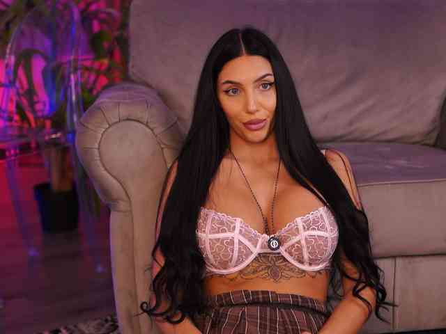 SalmaJade bongacams live cam model
