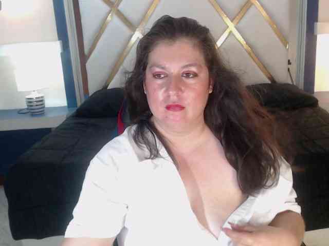 lorena-prg7 bongacams live cam model
