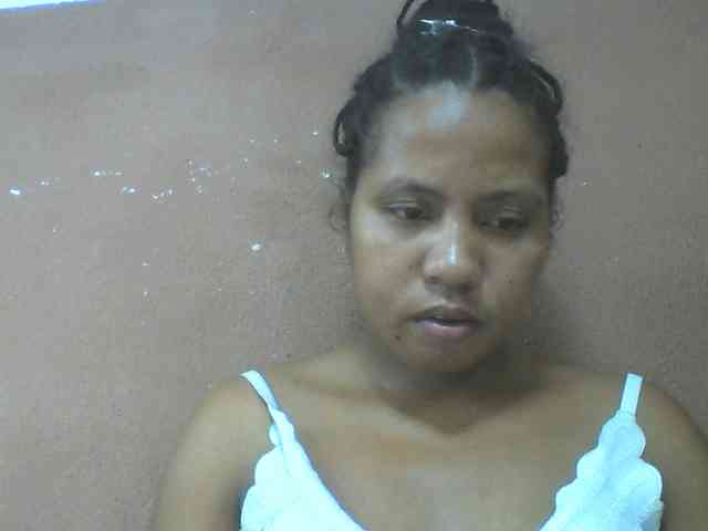 Tharcile bongacams live cam model