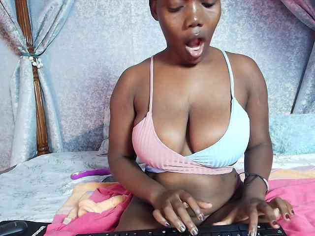 Sassychika bongacams live cam model